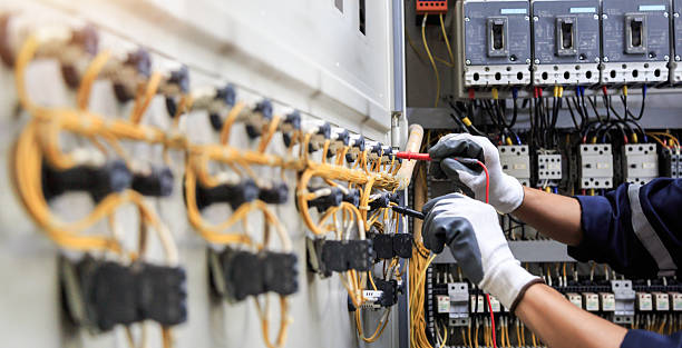 Professional Electrician technician working in Waynesburg, OH